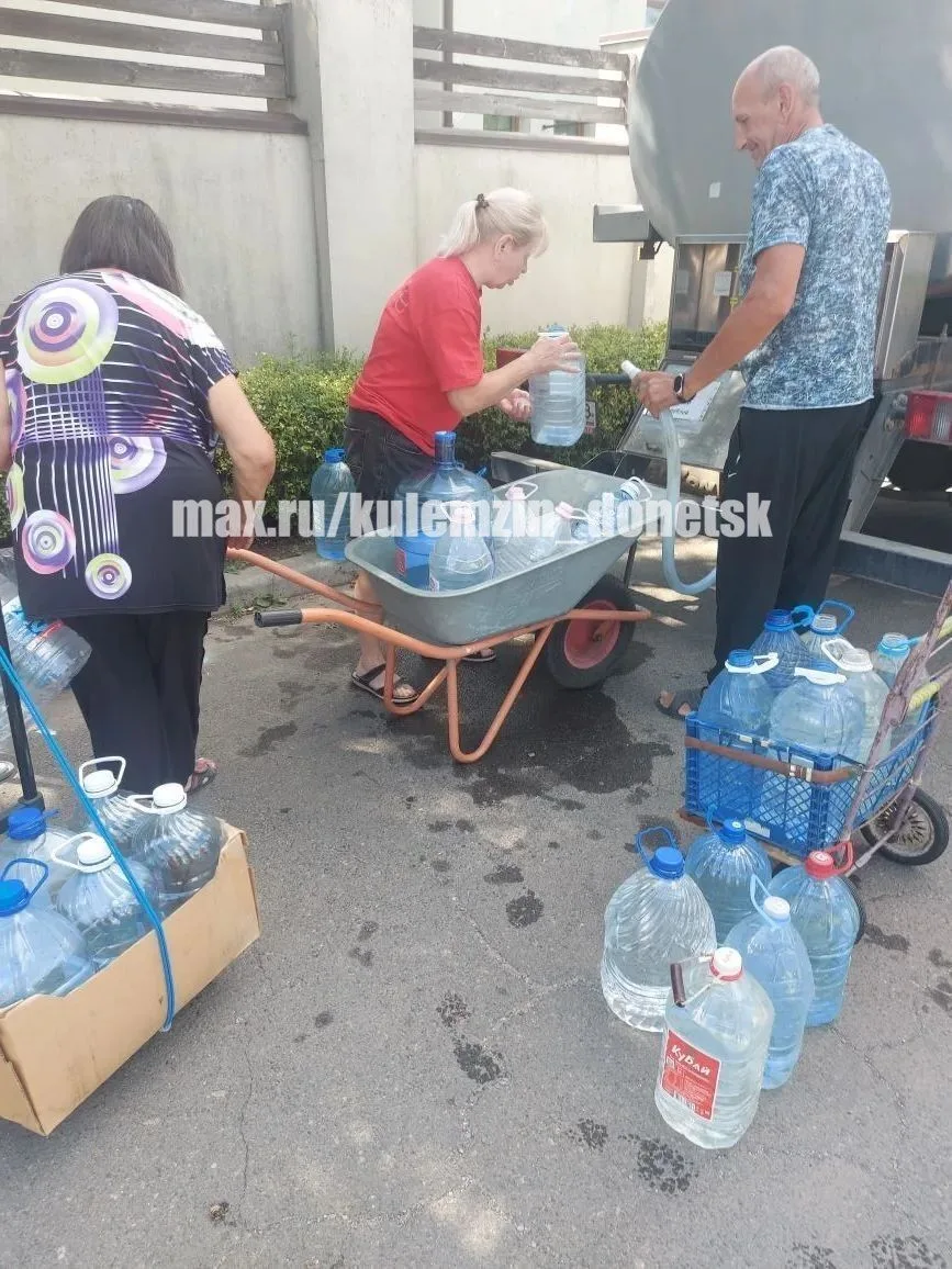 🌊 Сегодня донецкие производители воды организовали бесплатную доставку питьевой воды ж...