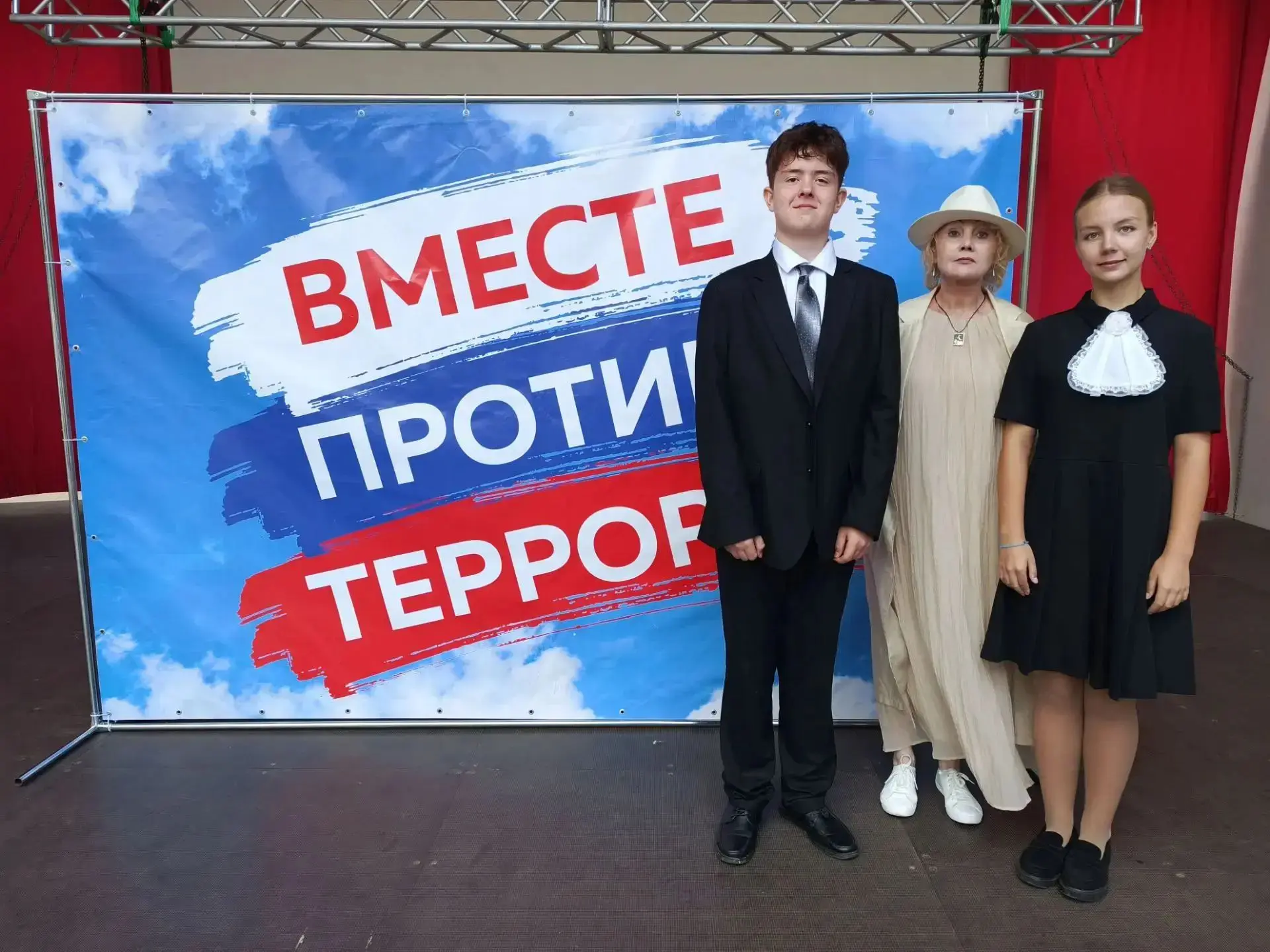 Театральная студия " ТЕАТР ДЕТСТВА" приветствует всех и поздравляет с НАЧАЛОМ УЧЕБНОГО ...