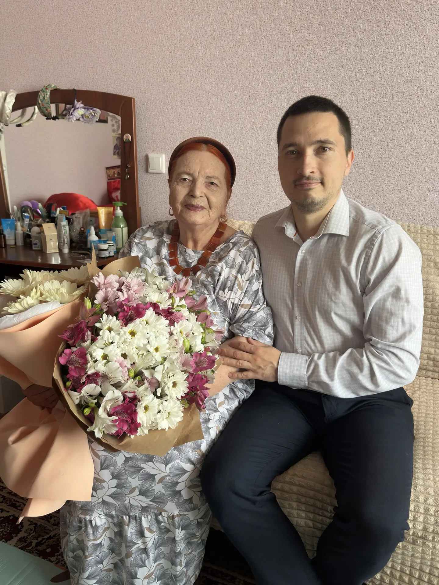 Всем привет 👋 вчера отмечали день рождения 🍰 своей бабушки - исполнилось 87 лет .