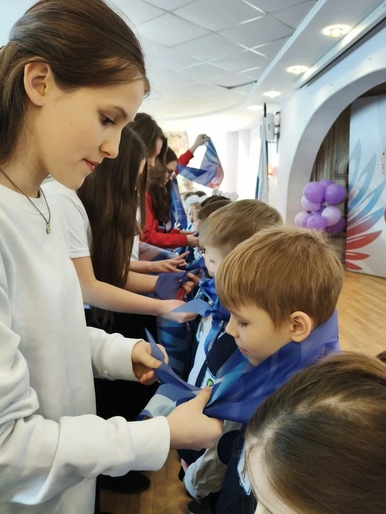 ЭТОТ ДЕНЬ - НЕ ПРОСТО ДАТА! РЕБЯТ ПРИНИМАЮТ в "ОРЛЯТА"!🦅🇷🇺  1⃣8⃣февраля в нашем Лицее состоялось по-
