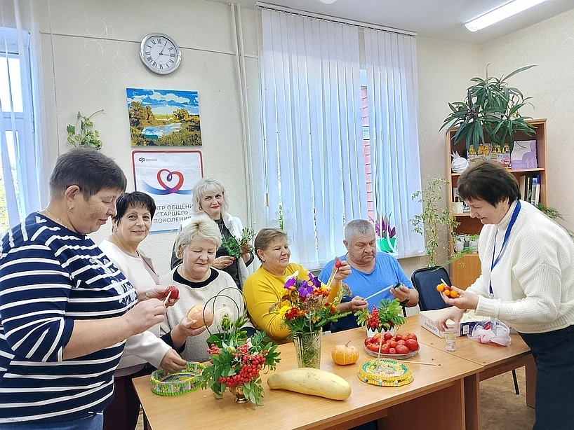 74 курянина отметили вековые юбилеи, а 92-летний долгожитель продолжает работать
