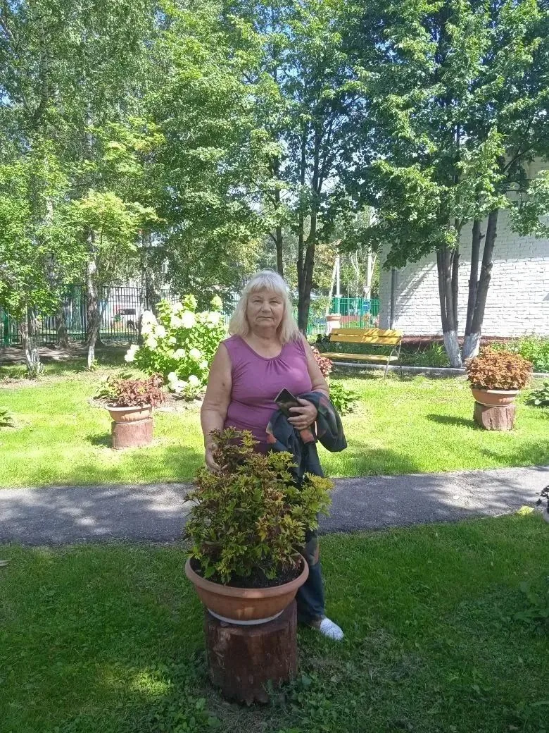 "... Не рвите цветы, не рвите, пусть будет нарядней Земля..."