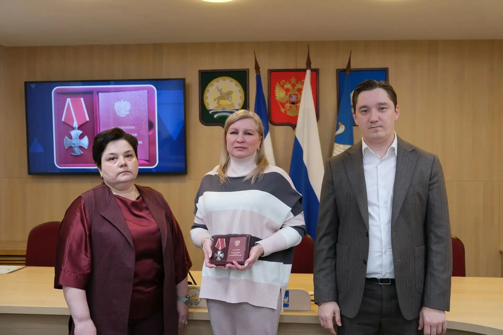 Ордена Мужества и медаль «Участнику специальной военной операции» вручили посмертно родным участнико