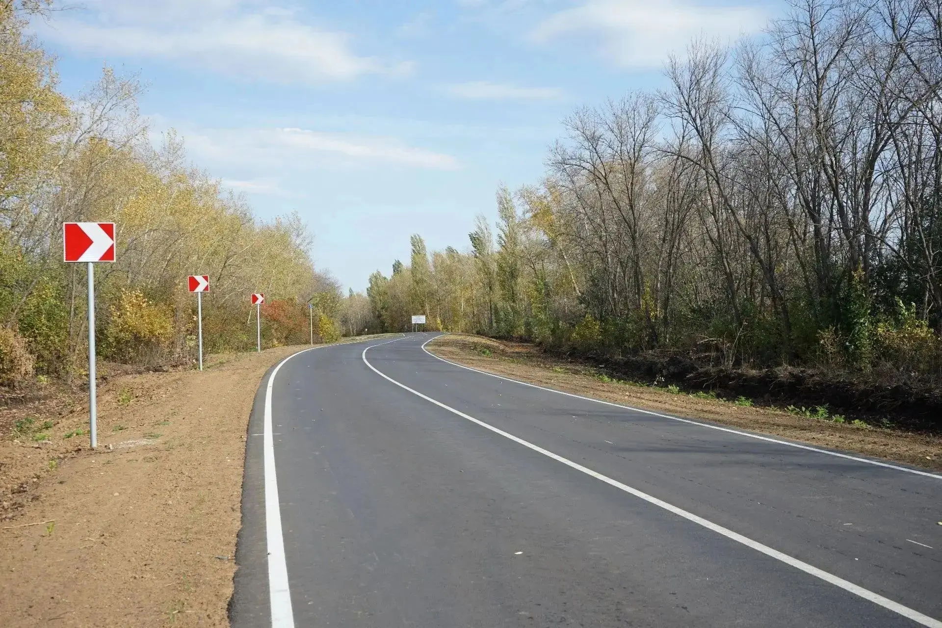 🛣️ В Турковском районе завершён ремонт 15 км дороги, обеспечивающей выход на Тамбовску...