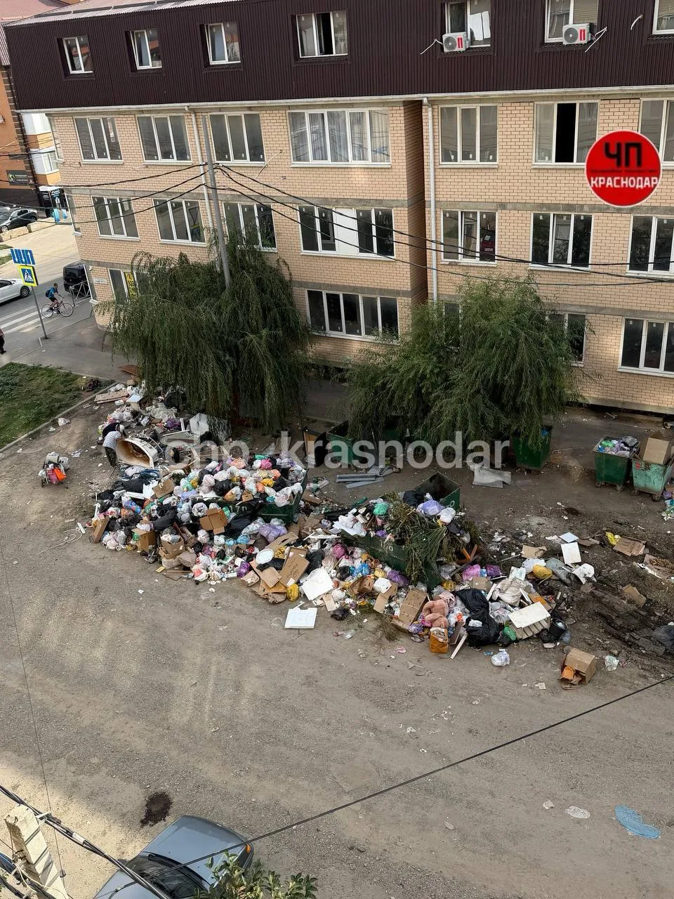#нампишут: «Огромная свалка образовалась в п. Российском, на ул. Куликова Поля. Из-за э...