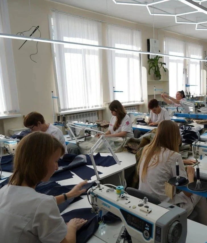 Поздравляю работников легкой и текстильной промышленности с профессиональным праздником! 

В Брянско