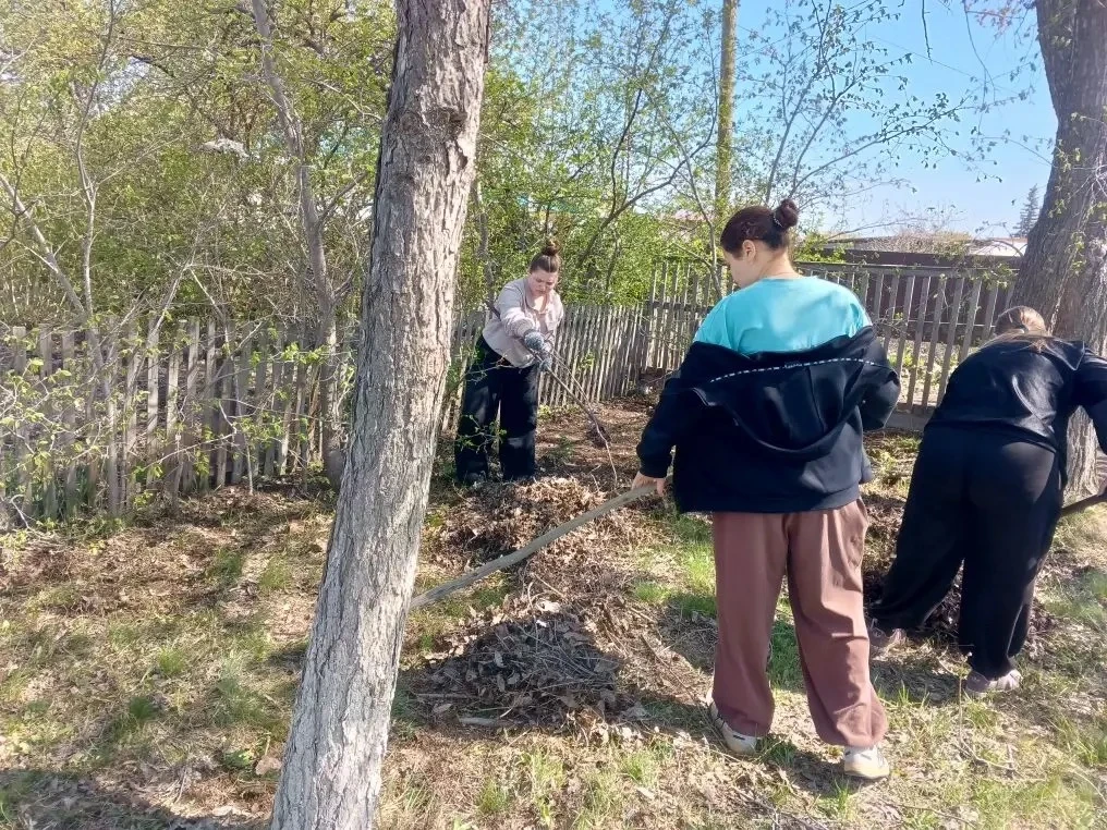 🐝На старт, внимание, субботник! 

Наша школа не осталась в стороне и присоединилась к доброй традиц