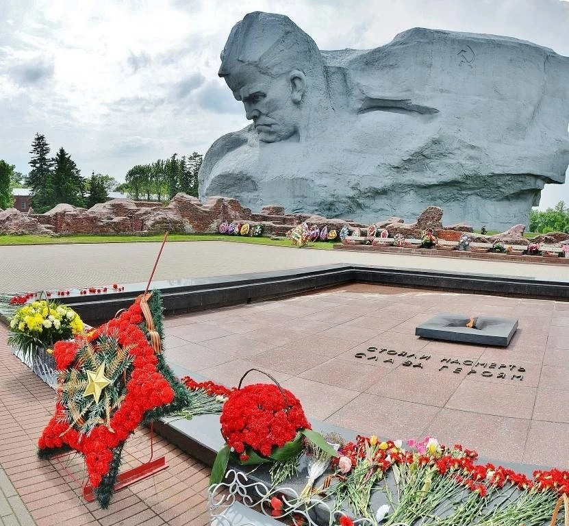 «Память поколений».
20 июля 1941 года — День памяти героев обороны Брестской крепости. 
85 лет назад