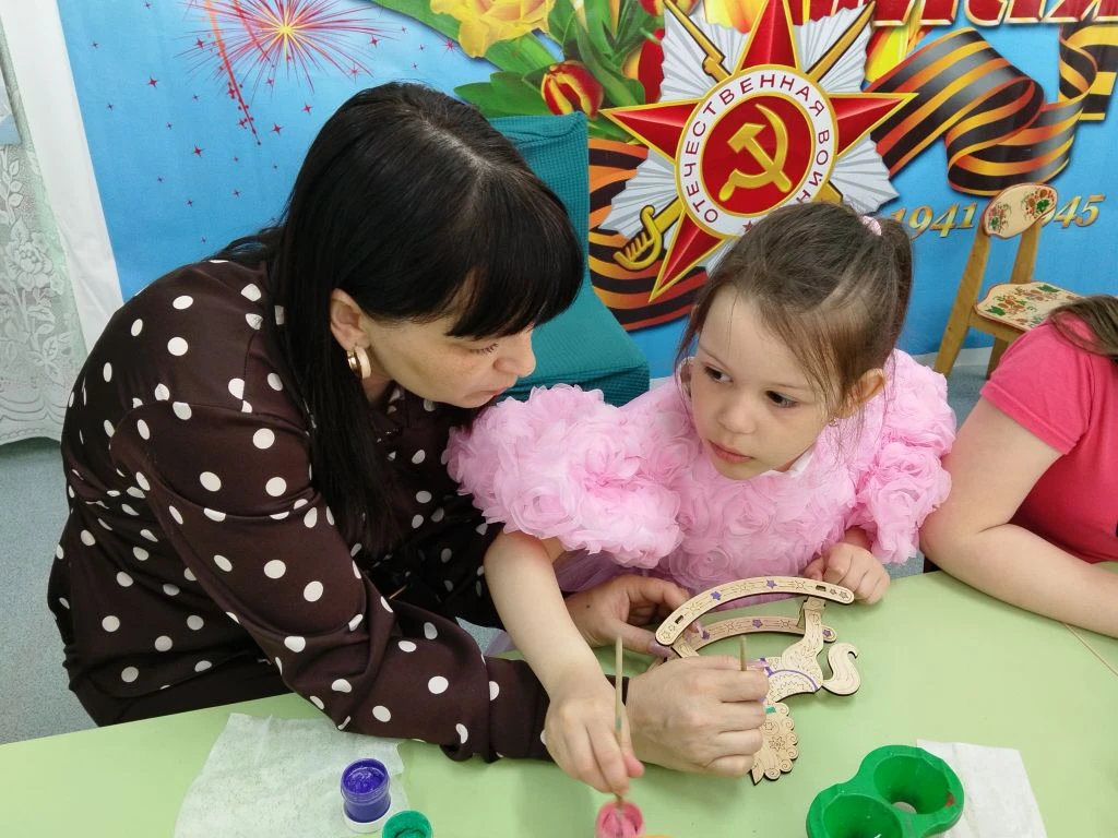 В подготрвишках детям помогали не только мамы, но и папы
