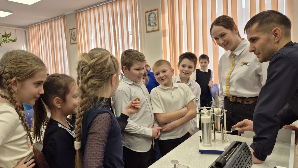🧑‍🔬Российский день науки в 3А!   📅8 февраля Россия отмечает День науки — праздник в честь великих от