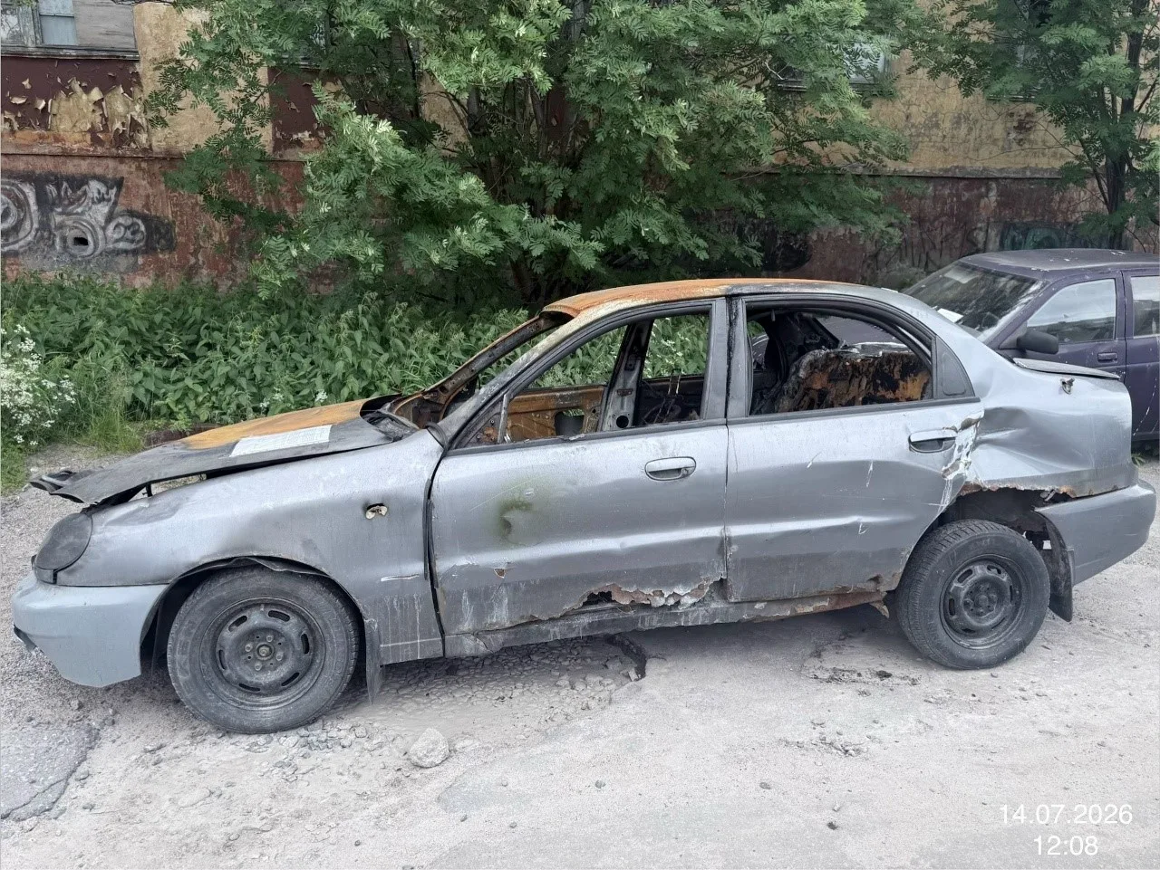 🚗 Комитет по развитию городского хозяйства разыскивает владельцев брошенных автомобилей:

➢ «ВАЗ 21