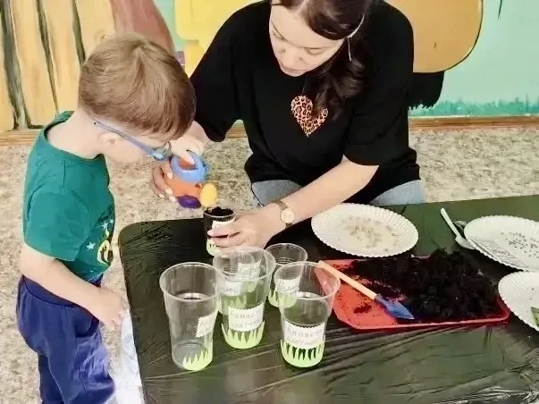 ЧУДО-ОГОРОД 🌱  Кажется, только вчера мы играли в снежки ❄️, а сегодня солнышко🌞 уже вовсю заглядывае