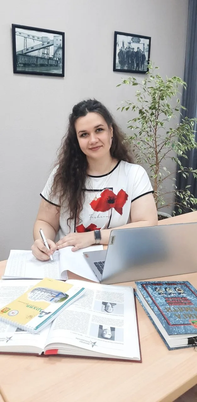 Сегодня, 12 февраля, свой день рождения отмечает главный специалист архива Мария Сергее...