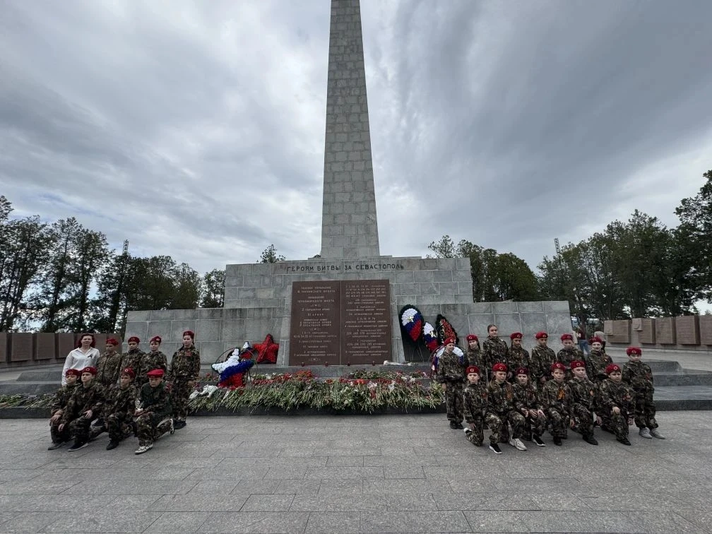 В День Победы 4-В класс выступил на фестивале «Знамёна славы»   В рамках мероприятия наградили участ