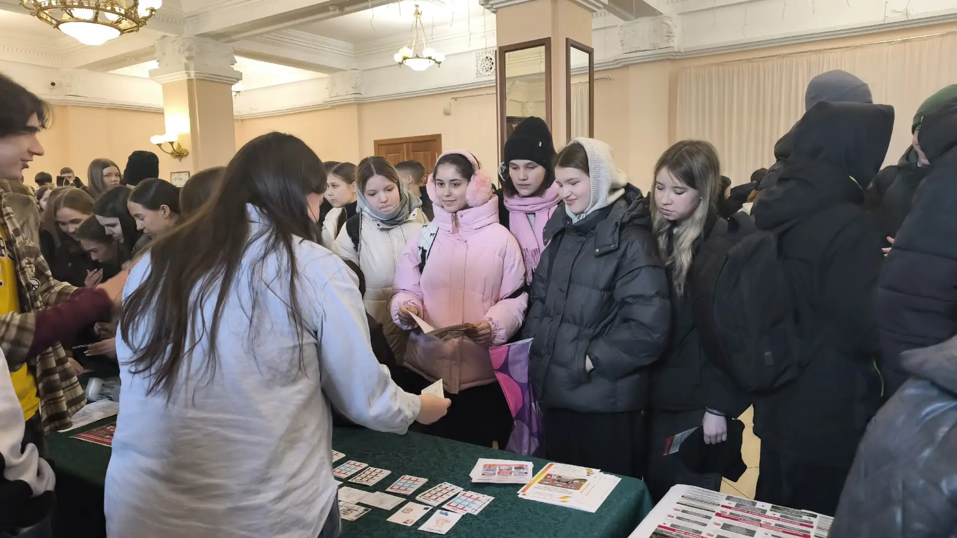 "Ярмарка учебных мест" для выпускников 9 и 11 классов школ нашего города. На ярмарке были представле