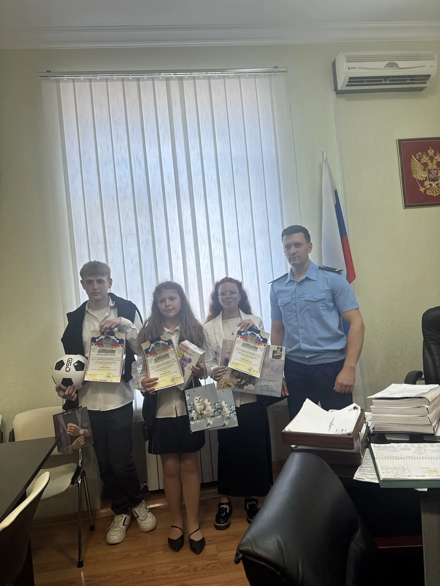 Сегодня наши дети посетили прокуратуру Симферопольского района, где состоялось награждение участнико