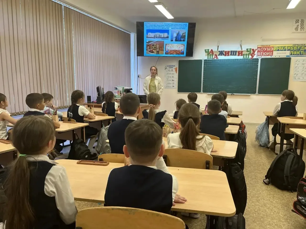 Международный день музеев: погружение в культурное наследие! 🏛️🎨

Сегодня, 18 мая, отмечается важн