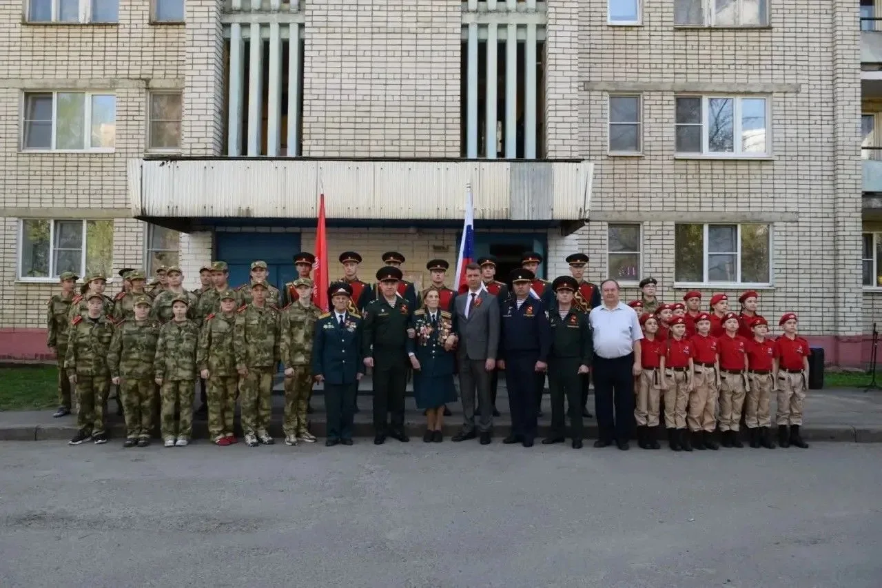 В Сарове росгвардейцы приняли участие в акции «Парад у дома ветерана»  ➡️В преддверии 81-й годовщины
