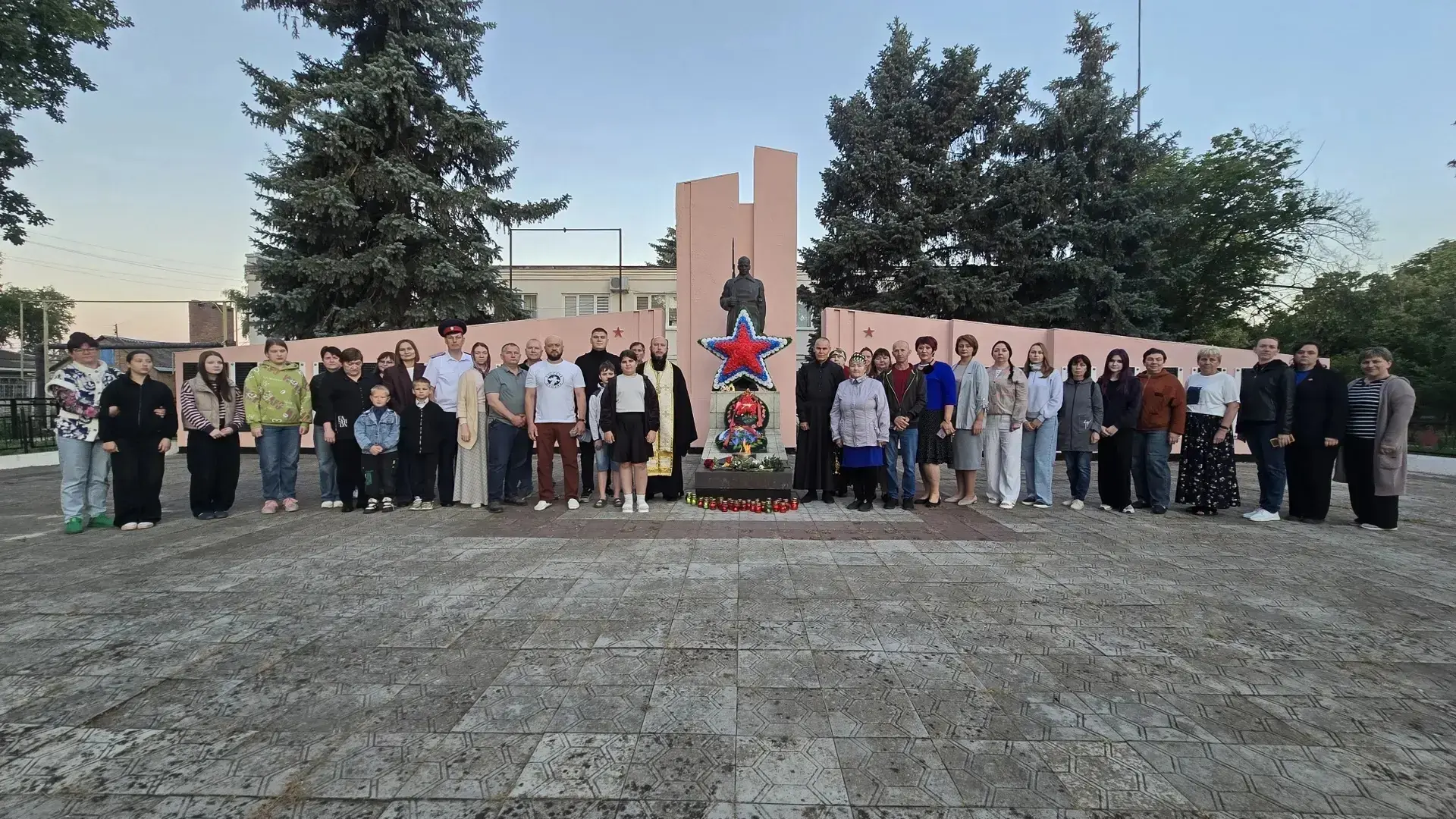 Сегодня в 4.00 часа утра воспитанники и педагоги  СРЦ сл. Большая Мартыновка приняли участие в тради