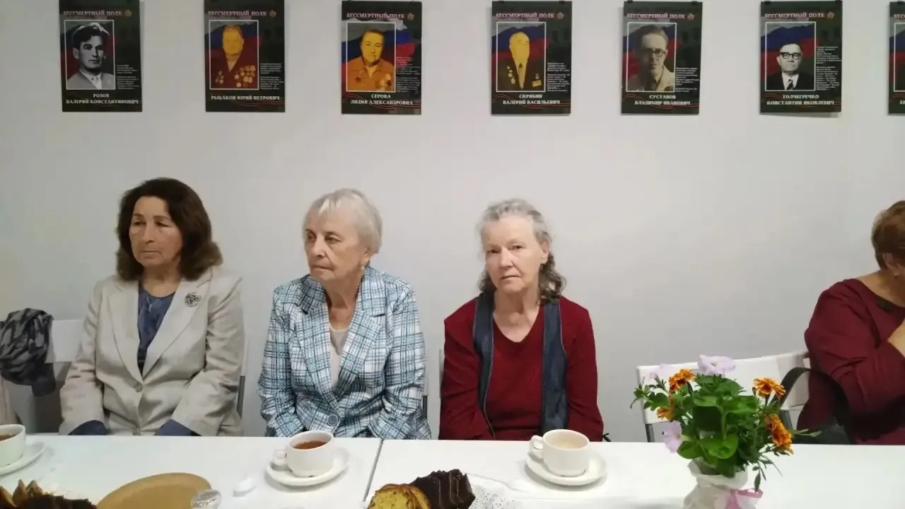 Ветеранам УрГПУ представили выставку «Освободители Европы» 🎖️