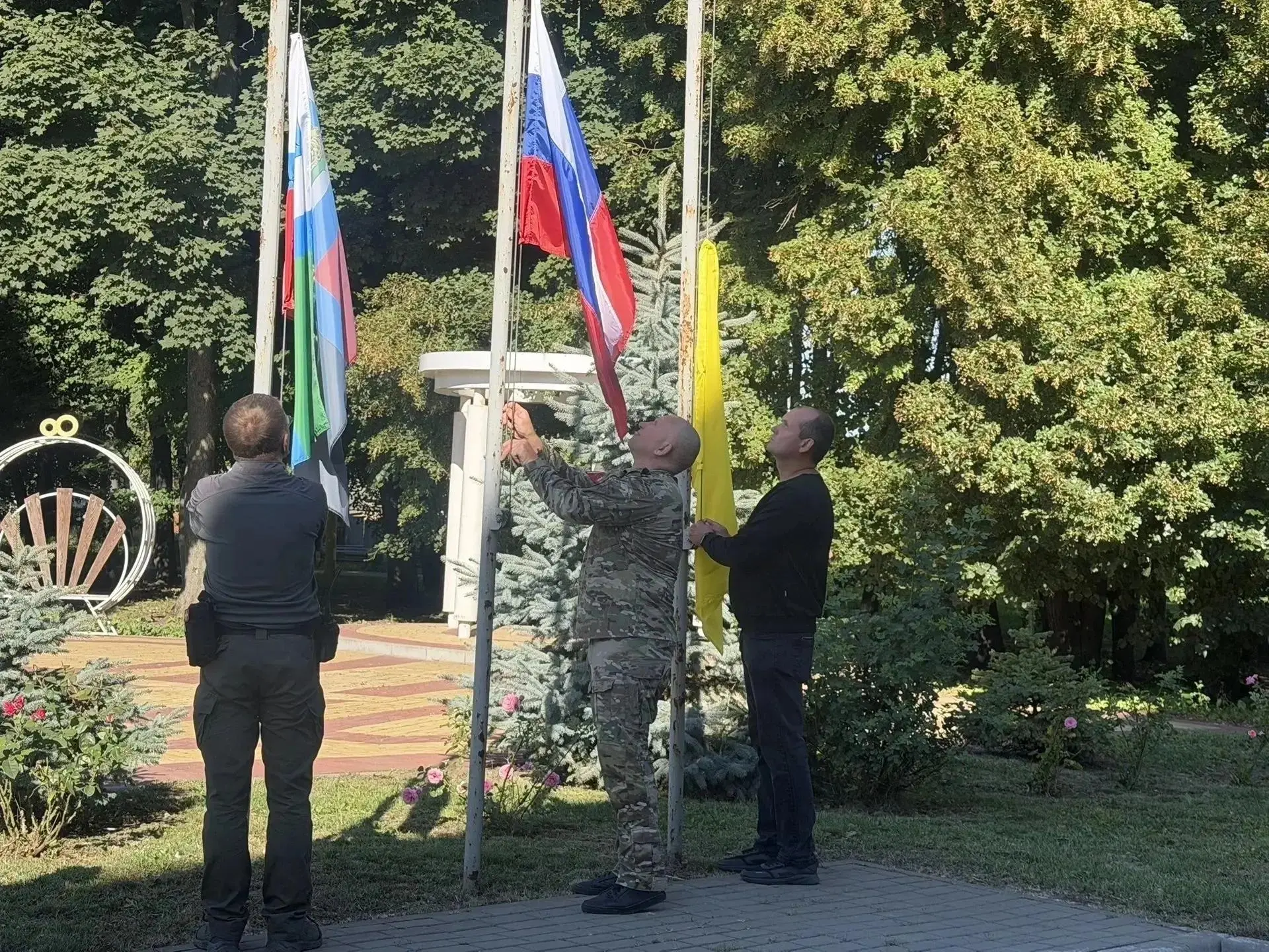 Сегодня в селе Головчино в честь Дня Государственного флага России состоялась торжестве...