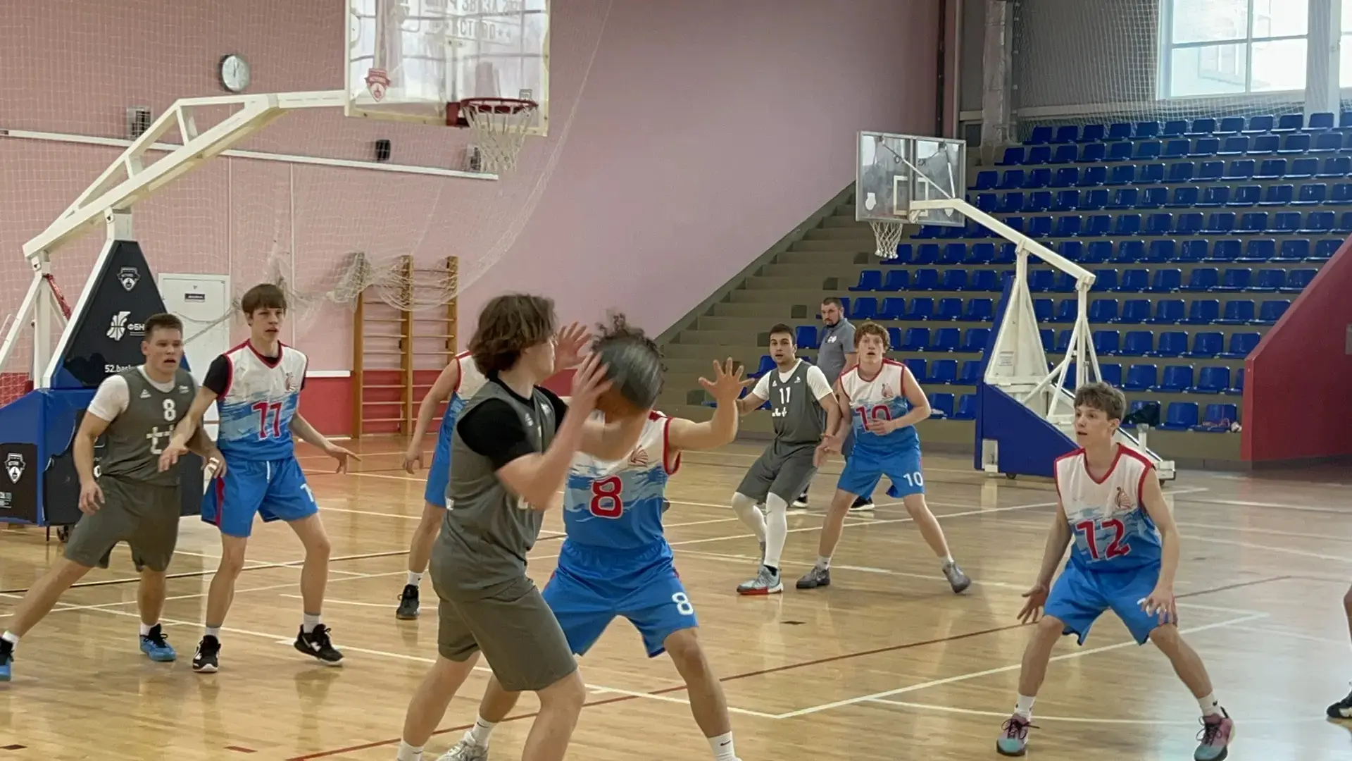 🏀 БАСКЕТБОЛЬНЫЙ ТРИУМФ! МЫ - ЧЕМПИОНЫ 🏀  Поздравляем команду юношей нашей школы с Победой 🏆 🥇 в 15-м