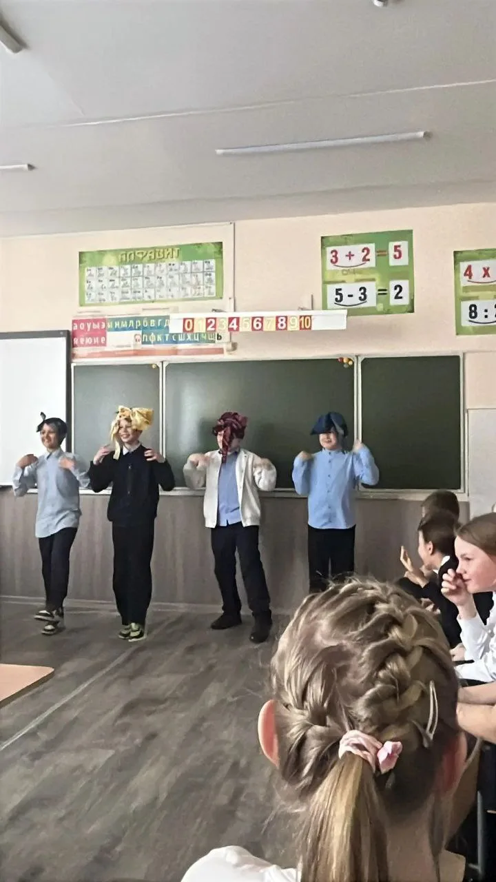 «Моя мама лучше всех»: как в 4В классе прошло собрание со слезами радости  11 марта в 4В классе (отр