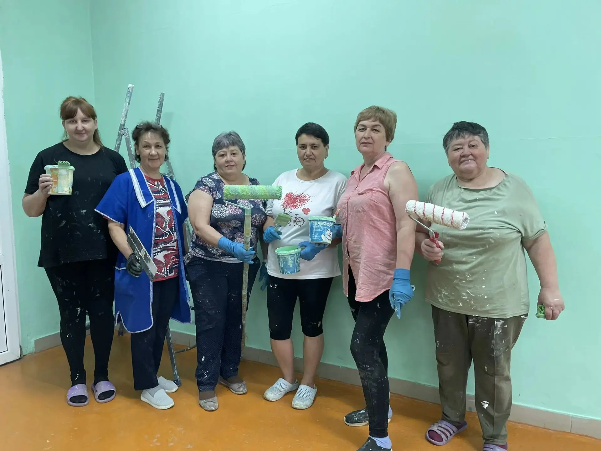 Лето – горячая пора для многих. Для аграриев – страда, для работников образования – под...