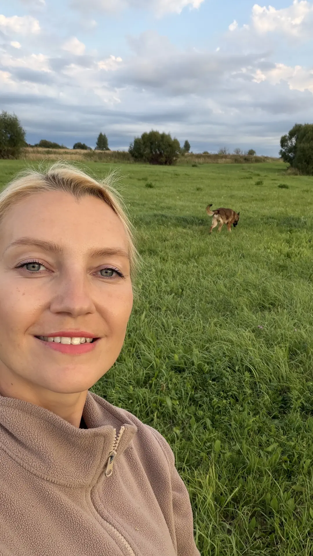 Вот у нас ещё один мальчик подрастает, солидный растет🐕 статный.