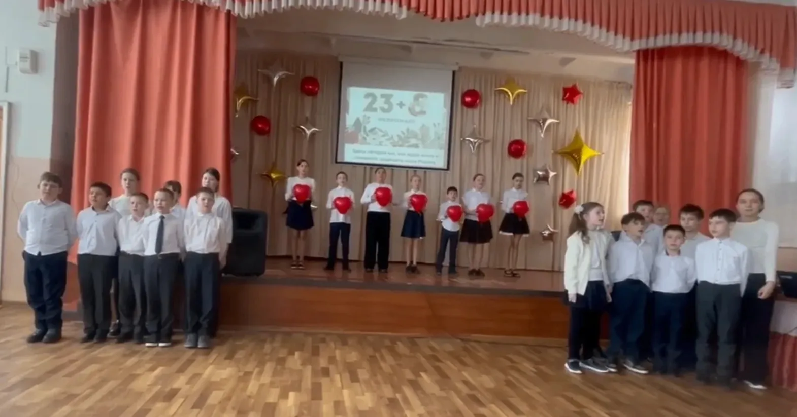 🎤 ФевроМарт — Отвага + Нежность 🌸  Сегодня наша школа стала настоящим праздником двух сердец: мужест