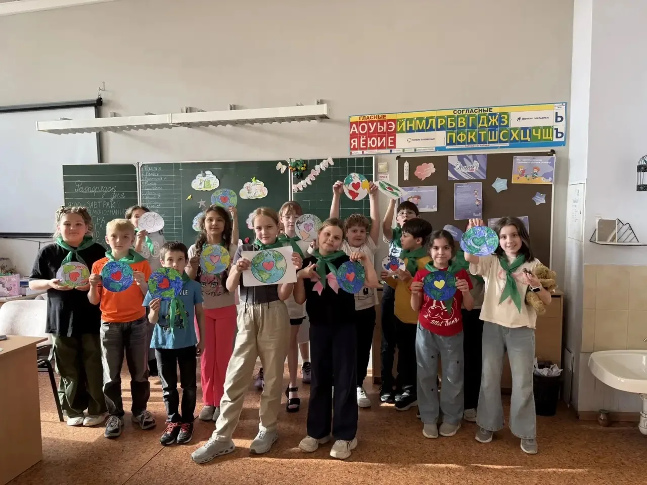 📢 Важное и интересное событие: День эколога в нашем лагере «Лепесток» 🍀

🇷🇺 Сегодня в календаре 