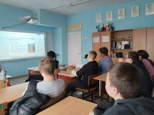 Члены совета обучающихся нашей школы на организационных совещаниях "Твой выбор. Весення...