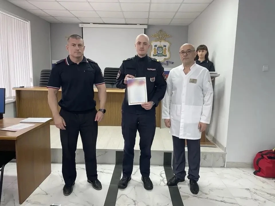 Сотрудники отделения скорой медицинской помощи г. Когалыма поблагодарили полицейских за помощь в мет