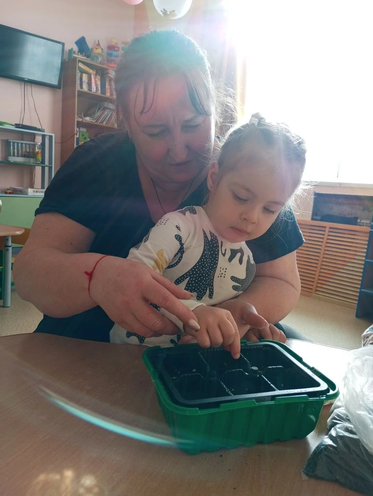 ✨Посадили огород
Посмотрите, что растёт🌿!
Будем мы ухаживать,
Будем поливать,
Будем за росточками🌱