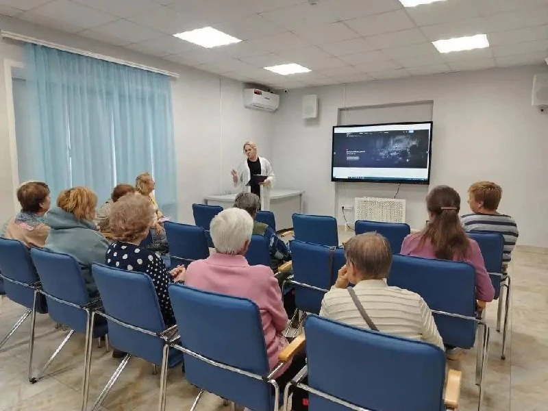 🎬 В Новоусманской детской библиотеке провели кинолекторий о первой любви.

В Новоусманской детской 