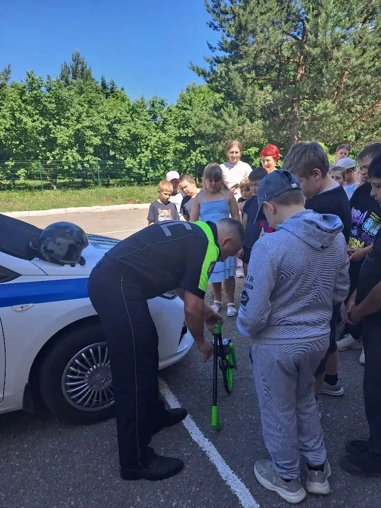 Как всегда очередной день в школьном летнем лагере прошёл замечательно! 
  После полезного завтрака 