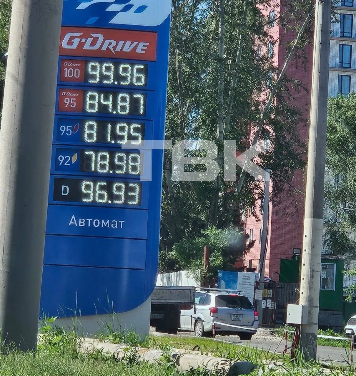 Цены на бензин растут в Красноярске.