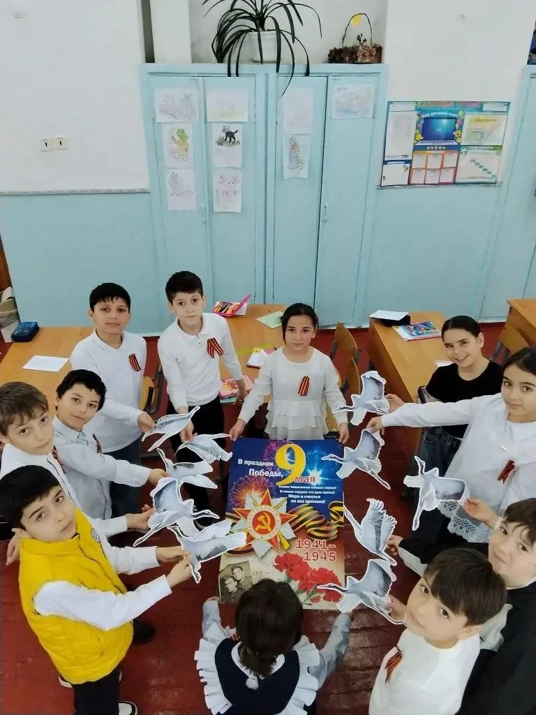 Самые теплые и искренние поздравления от 3 а класса