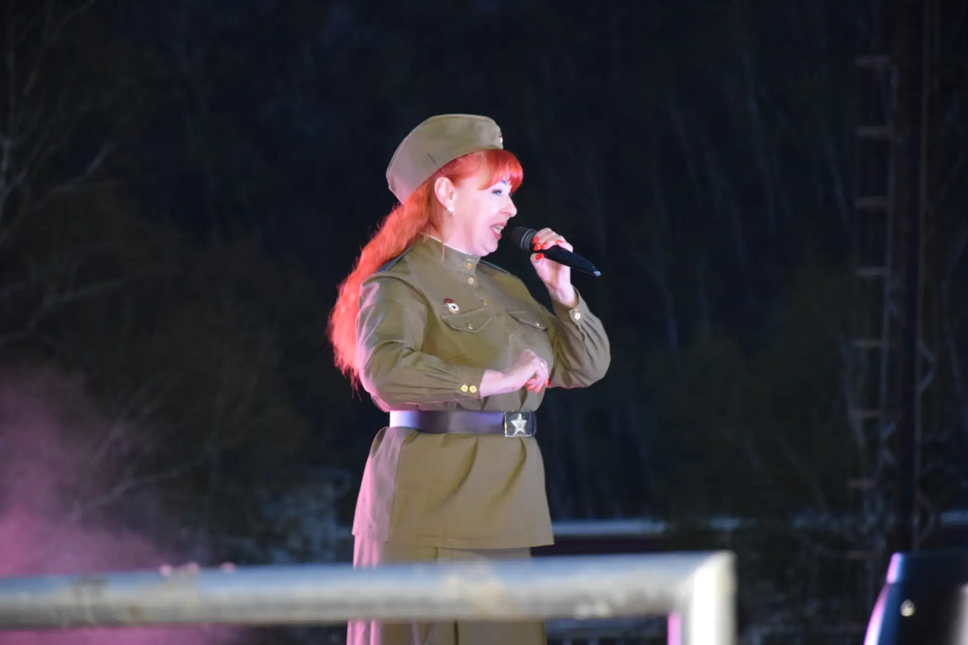 Вечерняя праздничная программа прошла на стадионе СШ «Вертикаль»  Коллективы и исполнители округа, а