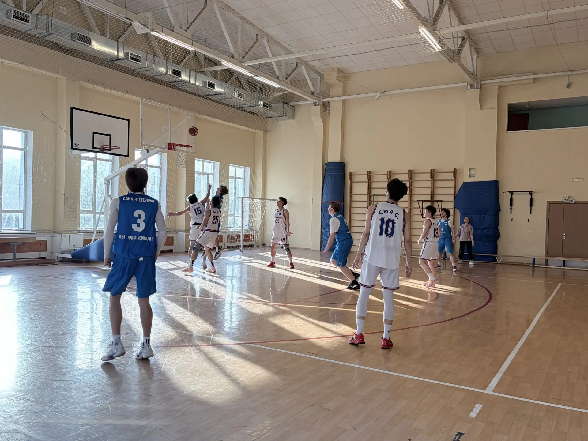 Международная товарищеская встреча: лицей 126 — команда Китая 🤝🌍🏀  На этой неделе наша юношеская сбо