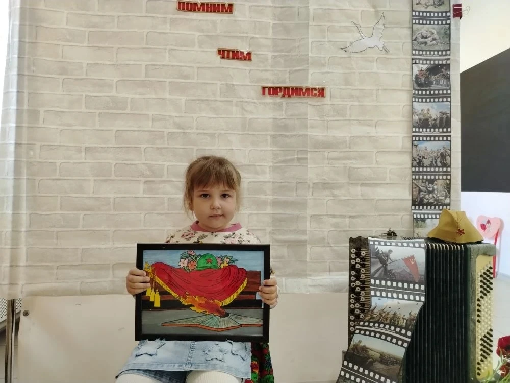 Воспитанница МБДОУ N 27 "Солнышко" Хомутова Инна приняла участие в народной патриотической акции "Ри