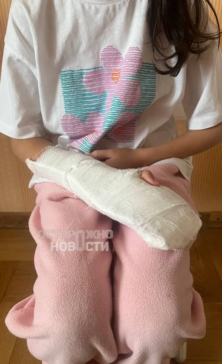 В Петербурге двое курсантов МЧС на электросамокате сбили 8-летнюю девочку.