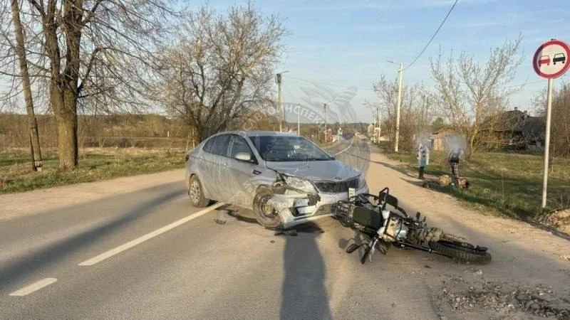 🚨ДТП с мотоциклистом в Тейкове  Водитель Kia Rio при повороте столкнулся с мотоциклом «Рейнджер».  3