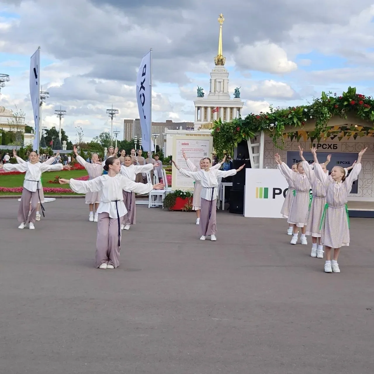 Тверские творческие коллективы представили Верхневолжье на гастрономическом фестивале «...