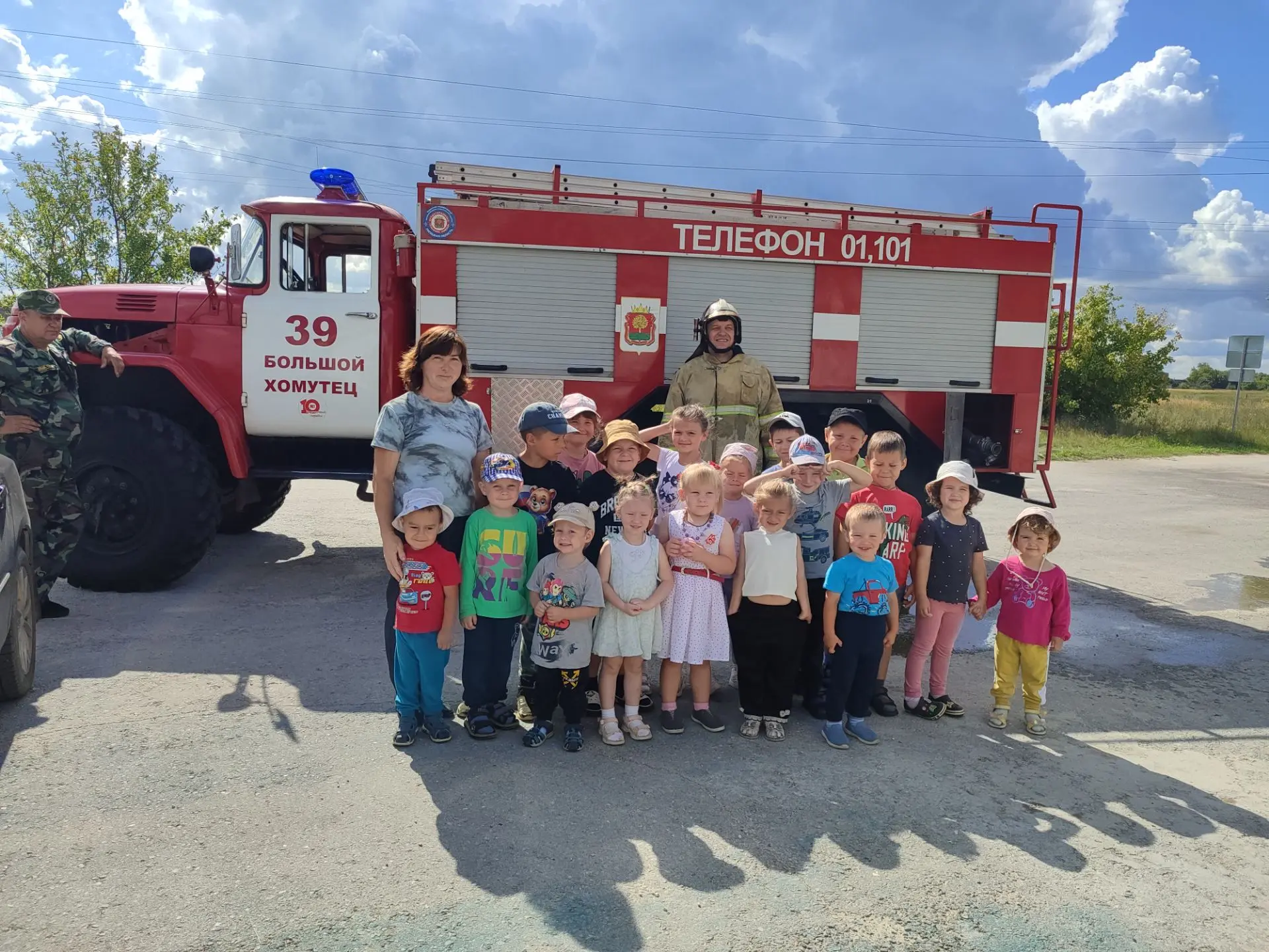 Пожарные в гостях у дошколят 🚒