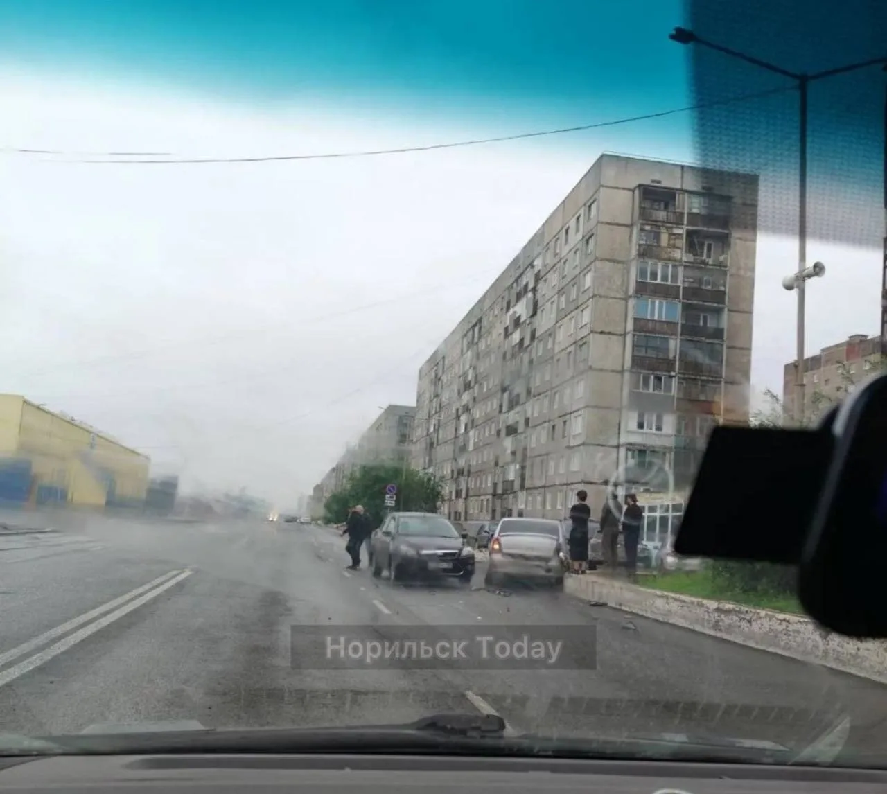 Прислали: «Огромнейшая просьба, кто видел случай аварии на Лауреатов отклинетесь🙏»
