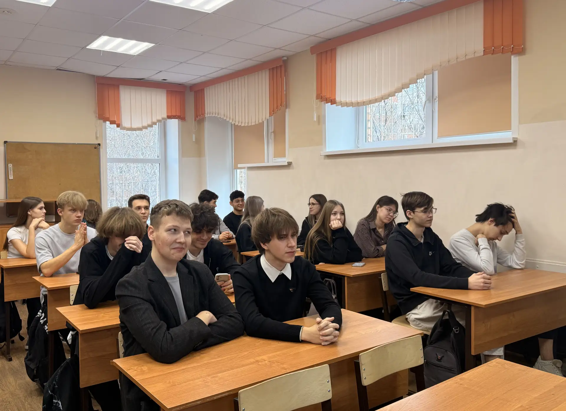 Выбираем будущее вместе! 🎓🌍 В нашей школе прошли важные профориентационные встречи для учеников 10 и