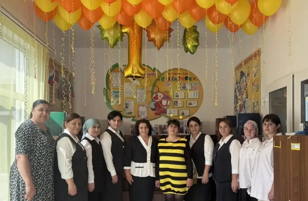 Пришкольный детский сад «Светлячок» встретили деток. 🎈🎈🎈🎈🎈Первый день в детском са...