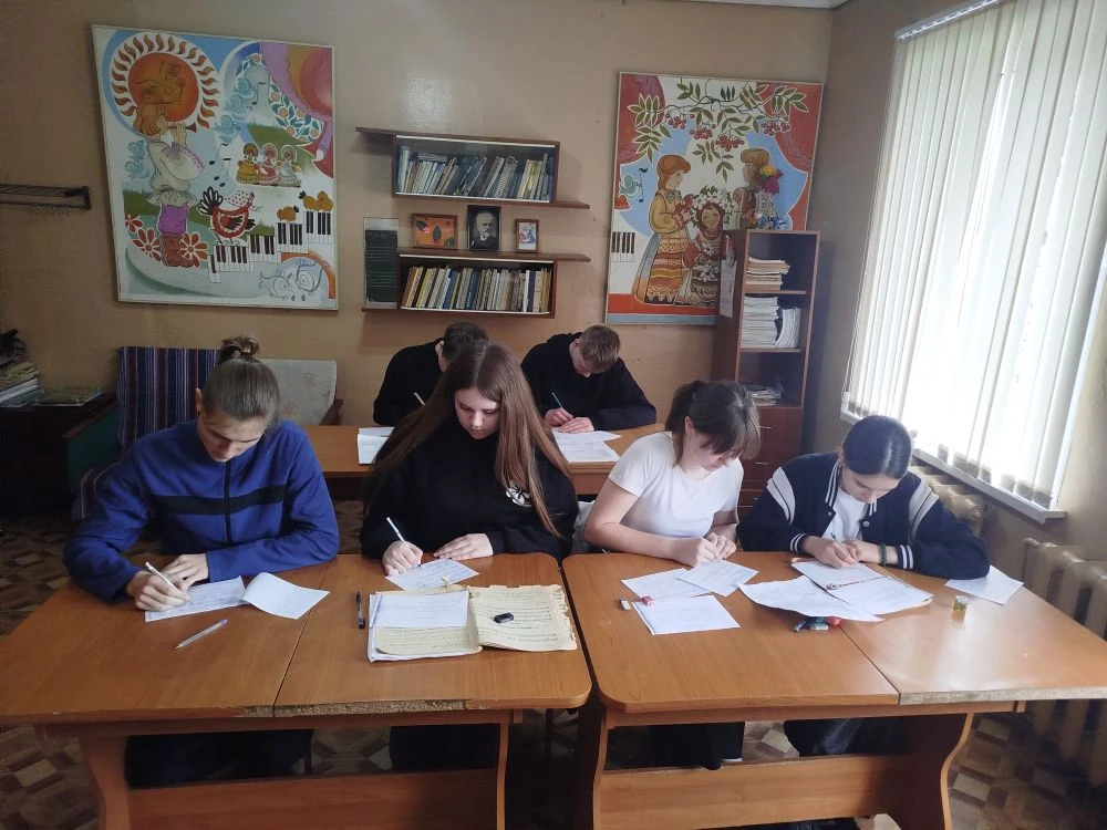 Поздравляем наших  учащихся  с успешной сдачей экзамена