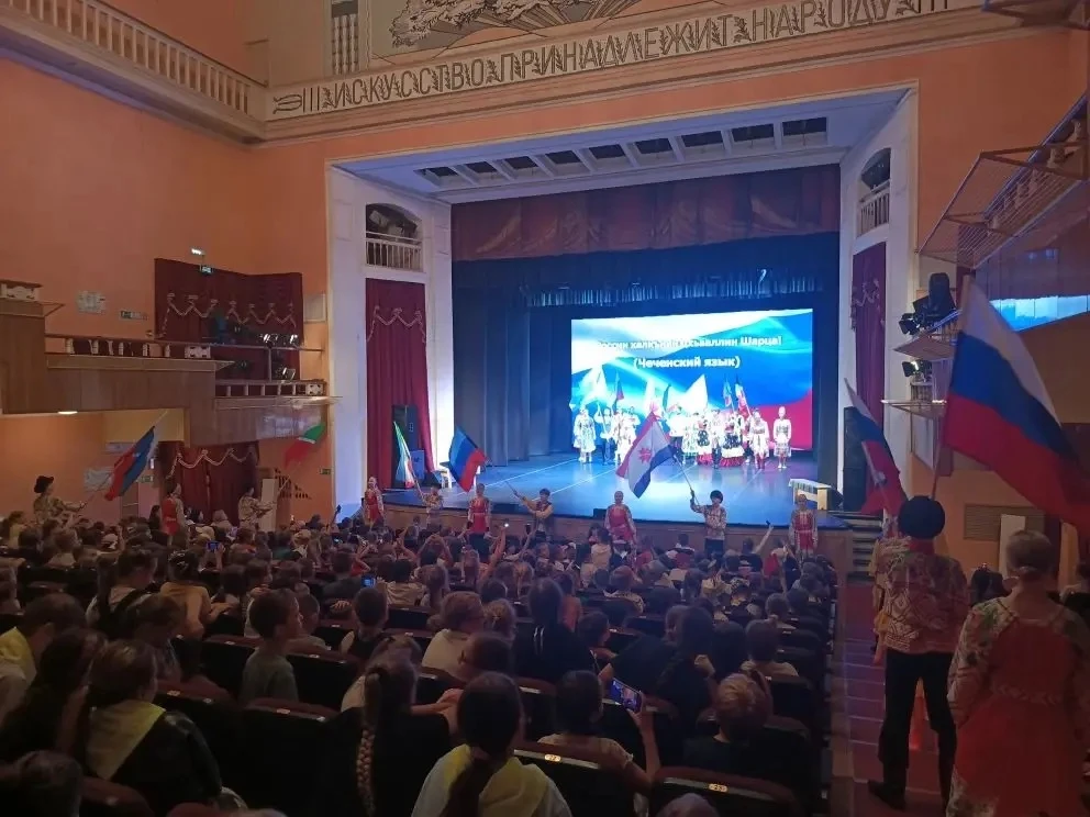 🎭 8-й день в «Лесовичке» — день народов России

Смена идёт, мы не сбавляем обороты! Восьмой день вы